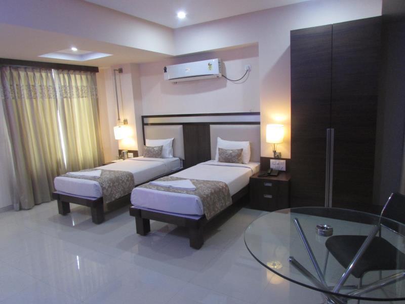 Hotel The Square Насик Экстерьер фото